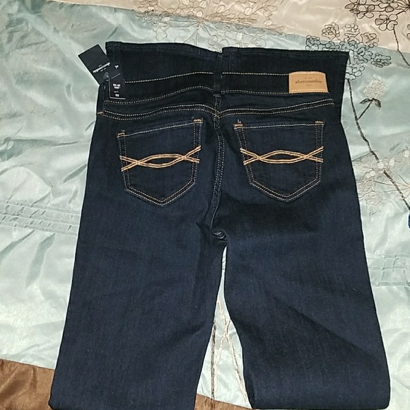 Girls Abercrombie jeans - Picture 2 of 3